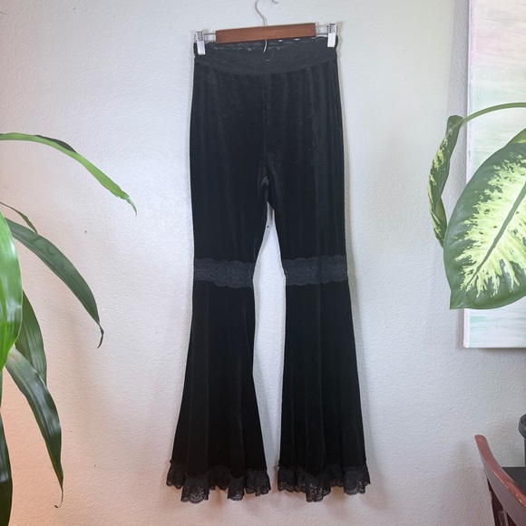 Pants - Black Velvety Lace Trim Bootcut Hippie Bohemian Festival Artsy Stretchy Pant M